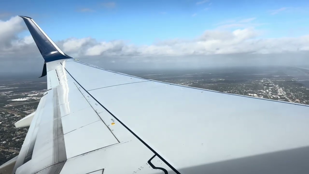 Delta Airlines 737-9 Taking off from Daytona beach International!!