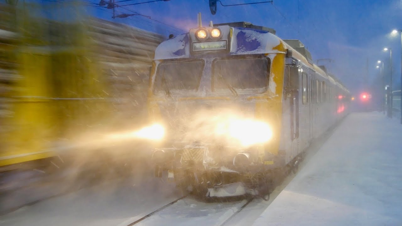 Tåg i Tvärålund på vintern | Norrland 2023