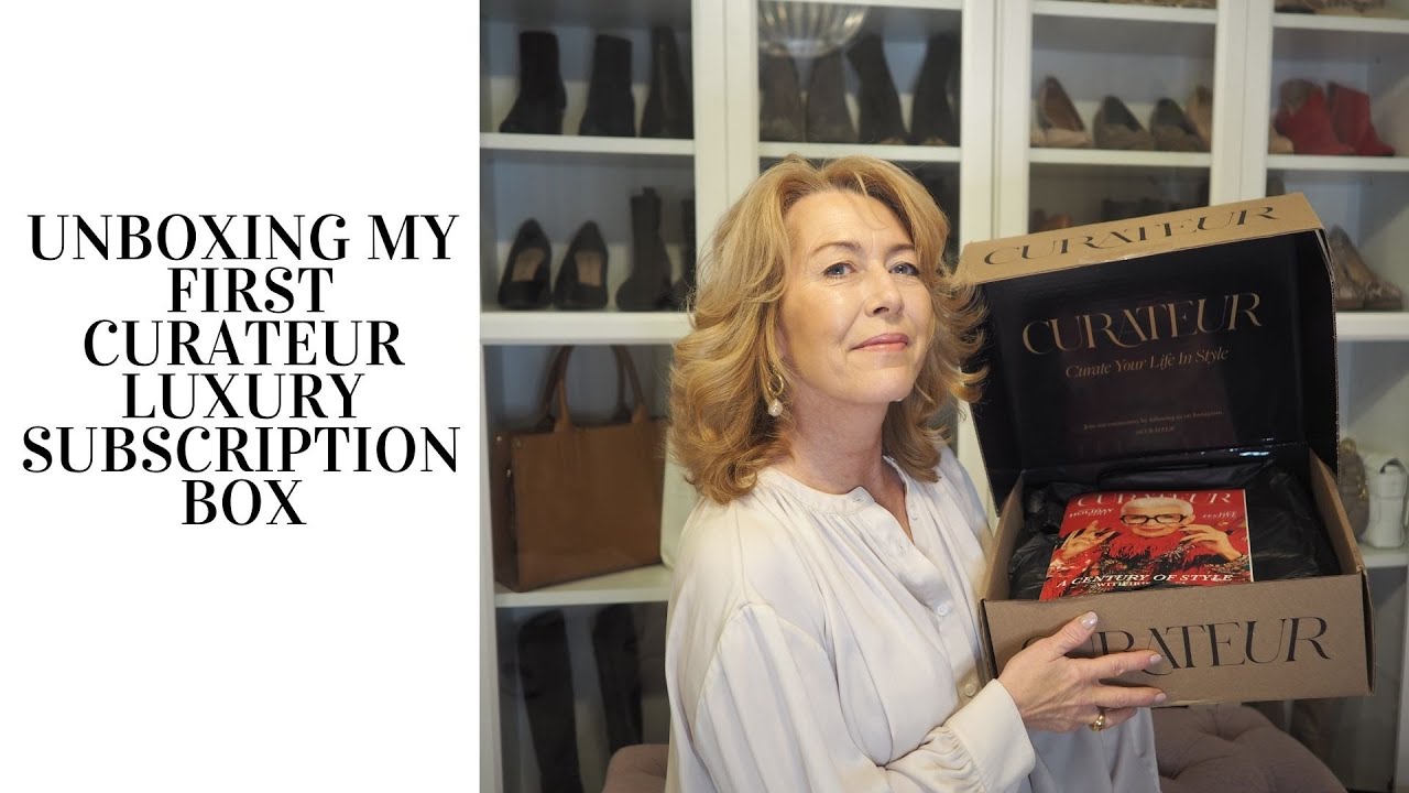 unboxing my first Curateur luxury subscription box
