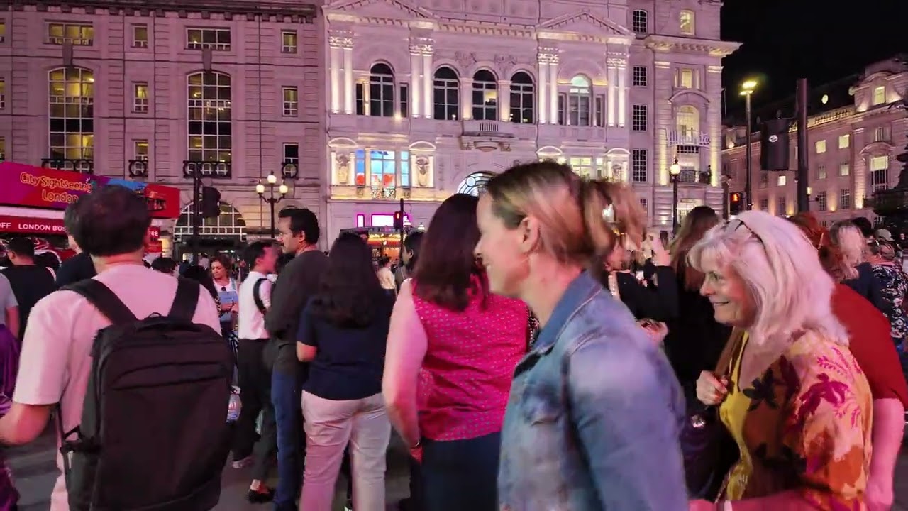 Soho London Night Walking Tour (4K) 🇬🇧