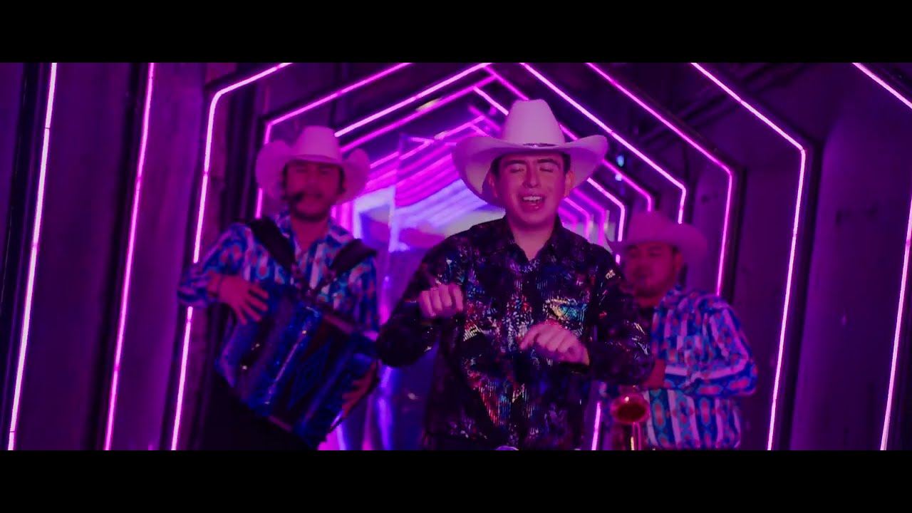 Me Ag&uuml;ito Bien Mach&iacute;n - Fernando &Aacute;lvarez (Video Oficial) 2024
