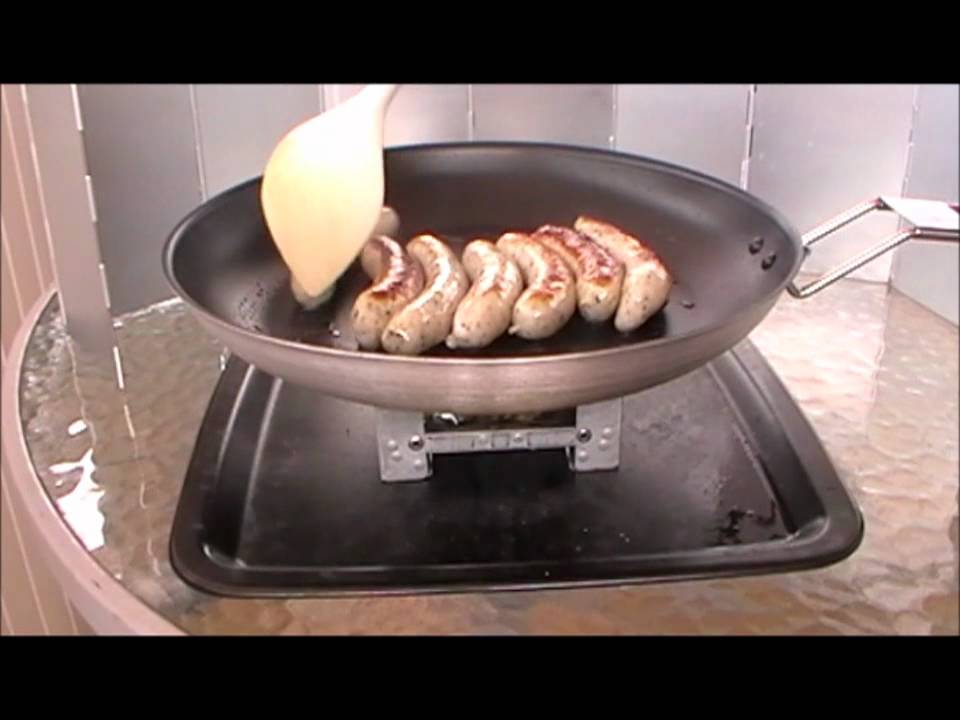 German Army Esbit-Stove, Pan, Sausages, Beans