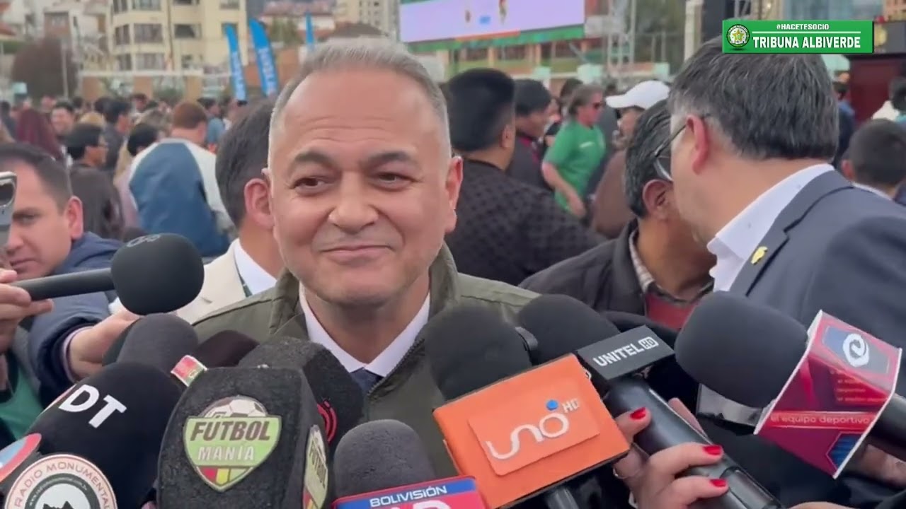 Fernando Costa muestra su felicidad por el apoyo del gobierno central al deporte boliviano.