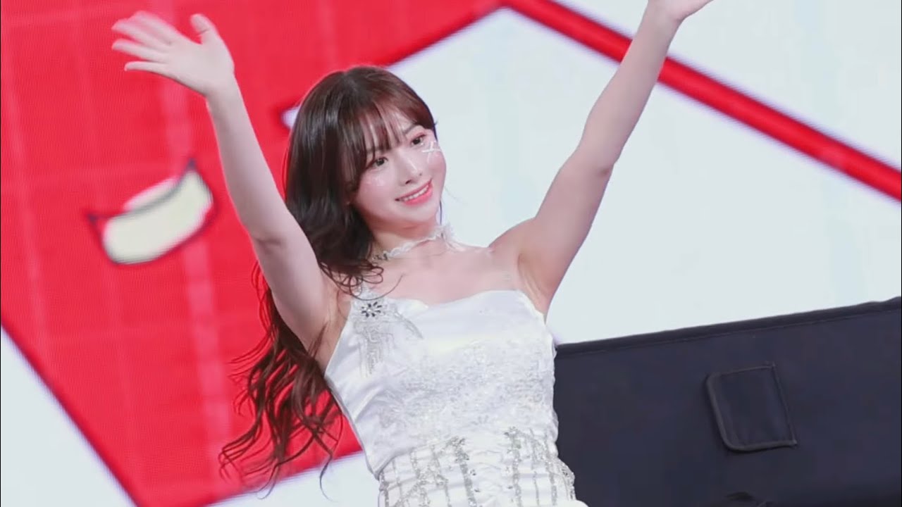味全龍感謝祭 甜美寶貝金娜妍變成性感小姊姊❤️