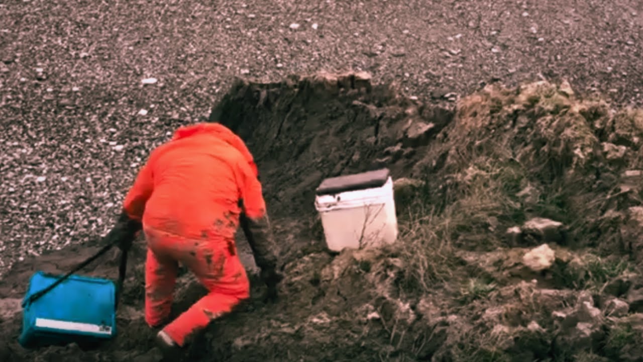Terrfying Cliff Incident | #seafishing | #uk | #holdernesscoast | #cliff