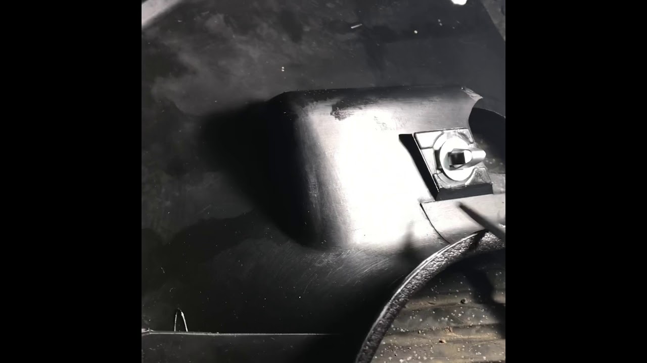 VW Golf MK4 - Hood Cable Replacement