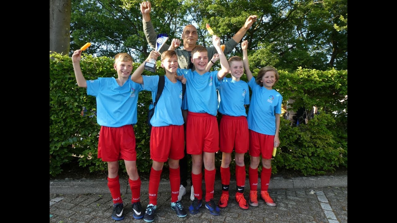 1e prijs streetsoccer groep 8 basisschool De Esch 24 mei 2019