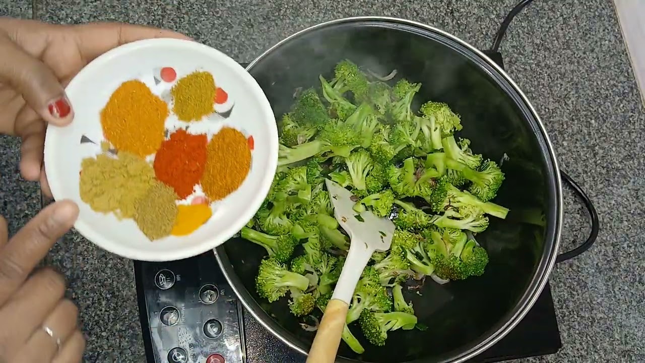 🥦 ब्रोकली की सूखी सब्ज़ी | Healthy Broccoli Recipe | Cooking with Nandini 93