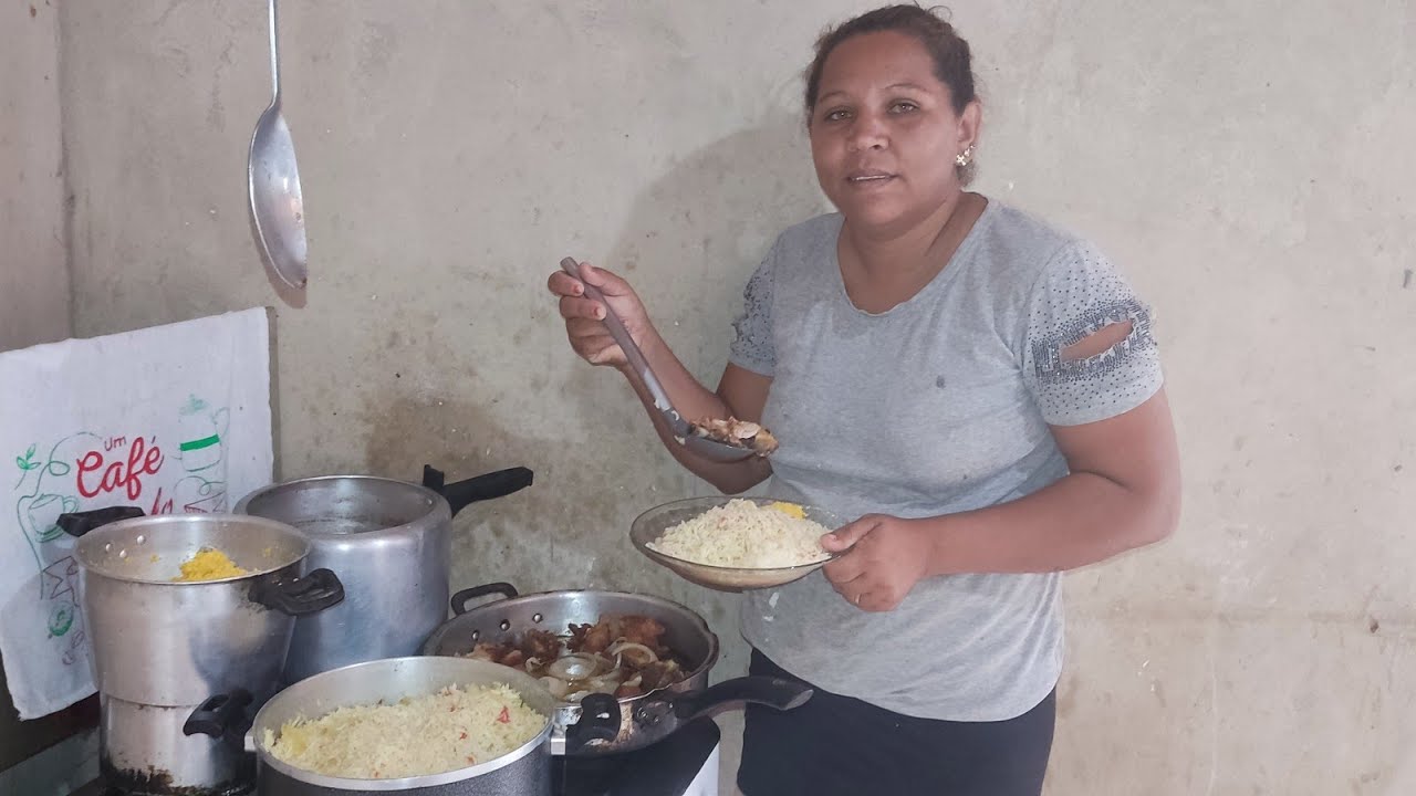 PREPARANDO O ALMOÇO