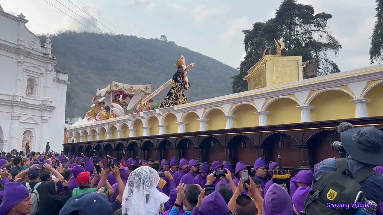 Salida de Jesús de la Humildad y Virgen de Dolores, jueves santo 2024.