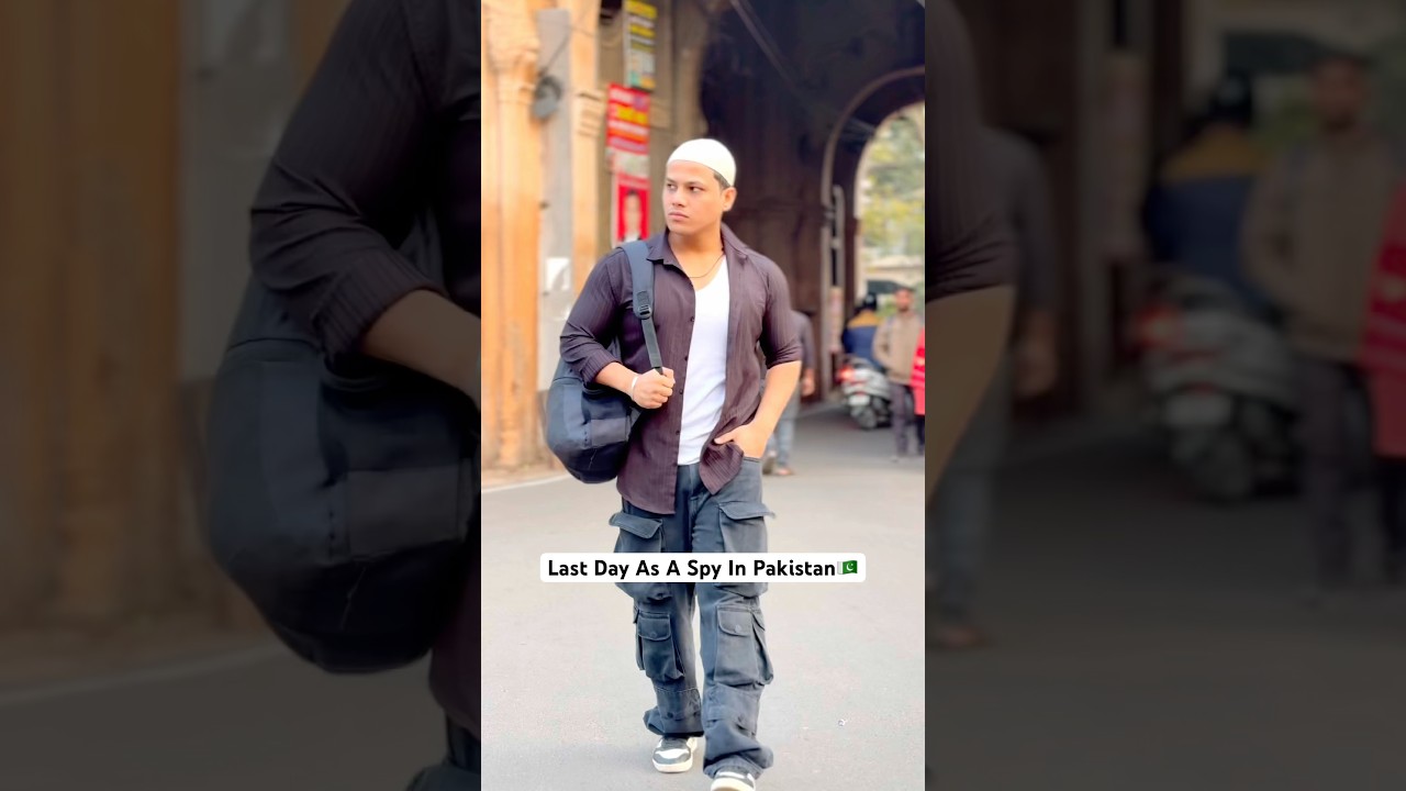 Spy Agent Caught In Pakistan 🇵🇰#funnyshorts #comedy #comedyvideos #youtubeshorts #trendingshorts