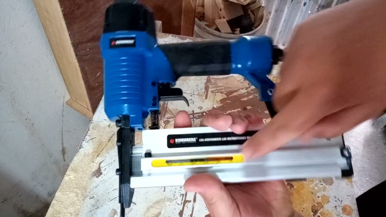 engrampadora clavadora neumática kommberg, ideal para el taller y trabajos en madera