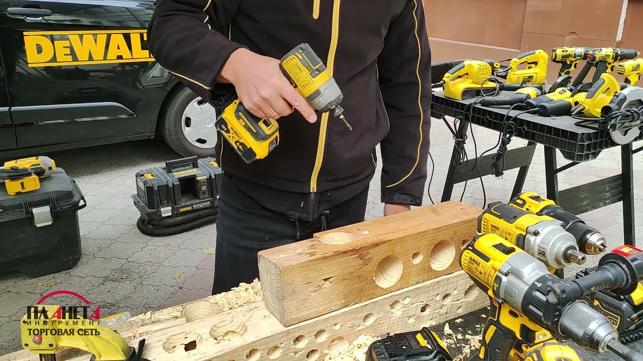 Демонстрация работы аккумуляторного гайковёрта DeWALT DCF887