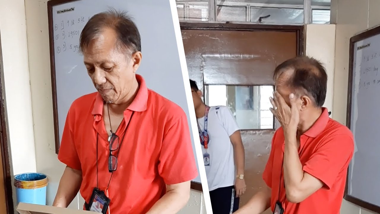 Lo que sus alumnos le dejan en la mesa hace llorar a mares a este profesor de ciencia