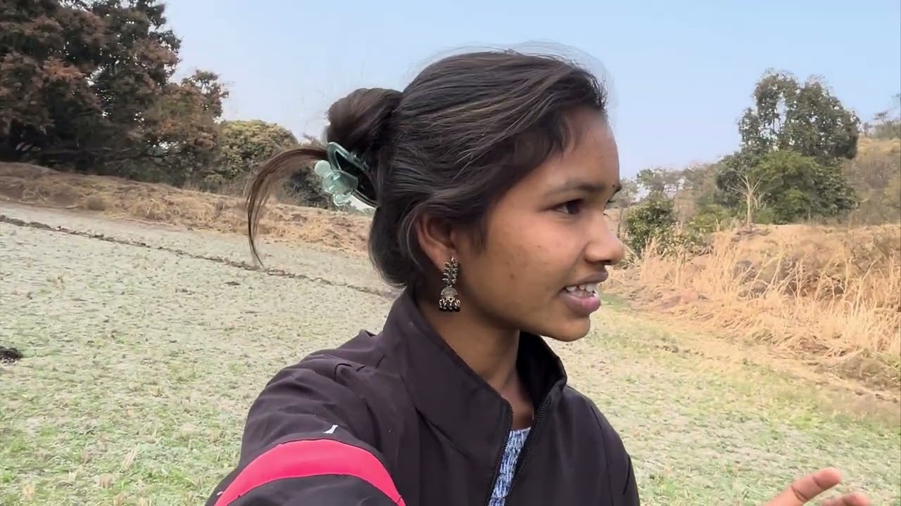 लय दिवसांनी मोर आणि लांडोर दिसले 🦚vlog no:-49#gaurivlog #peacock#villagevlog#villagelife#animals 