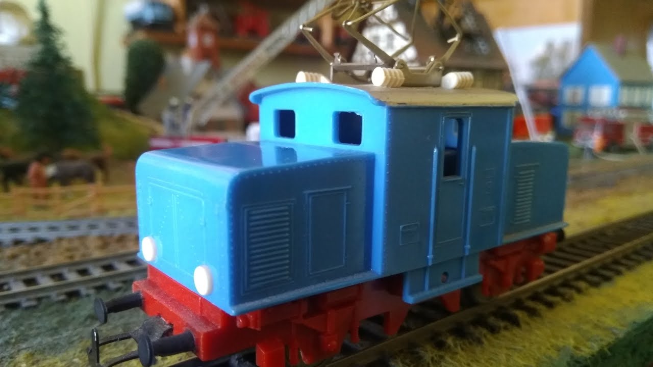 1/1988/89 Elektrow&oacute;z E69 05 Lag 5 PIKO Junior 1:87 H0 zestaw startowy z czas&oacute;w PRL-u