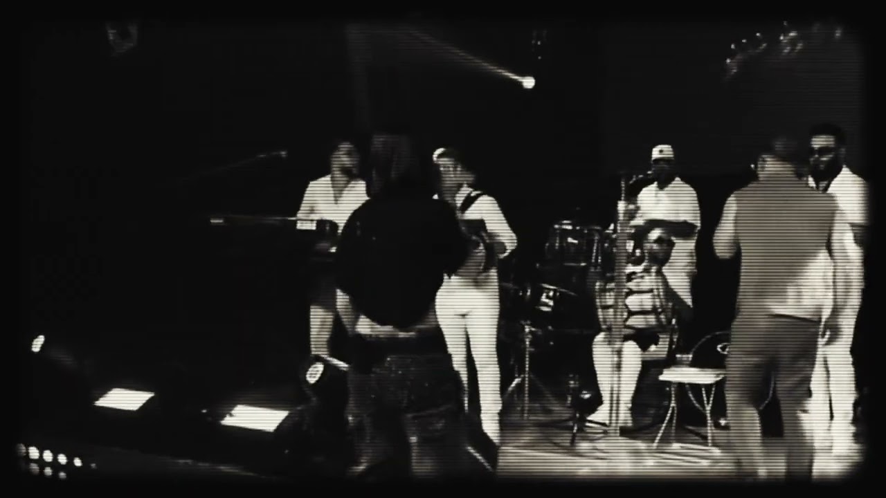 Valka X El Vlachy - Disfruto (Carla Morrison) Versión Tipico En vivo la casa de Alofoke 2