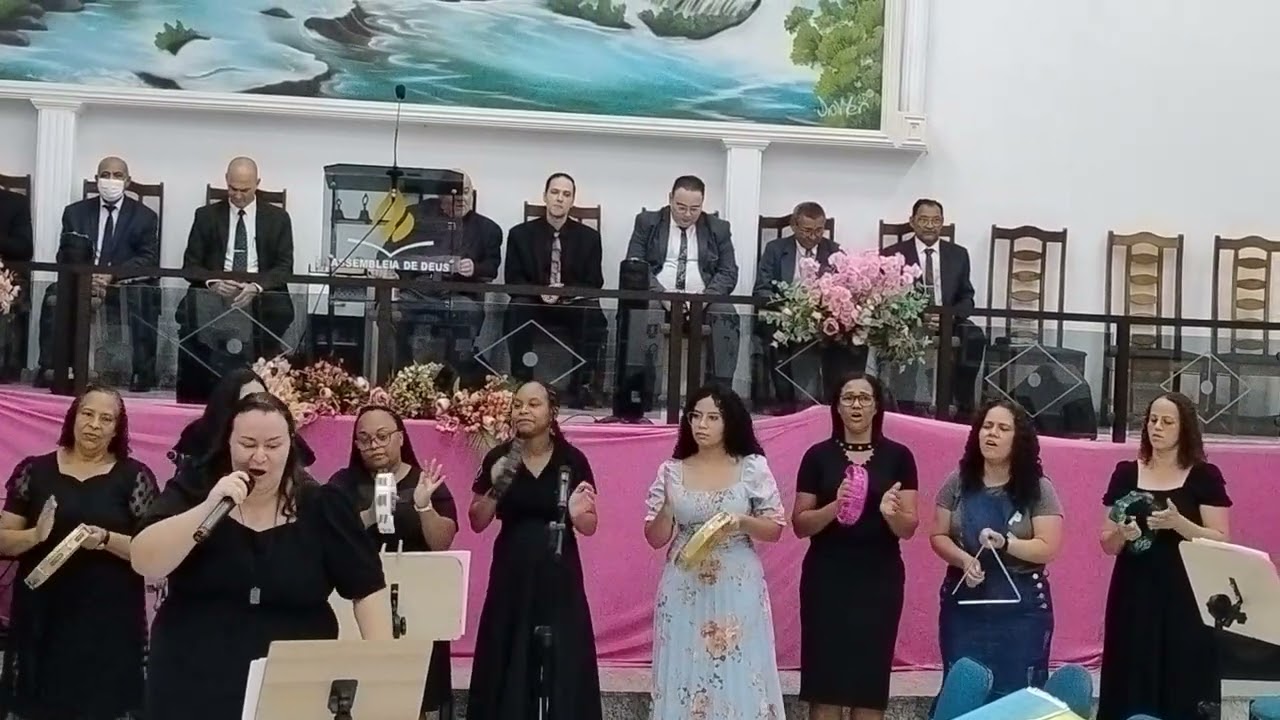     Hinos com as Irmãs da Assembléia de Deus do Ministério em Mauá do Bairro do Jardim Zaíra.
