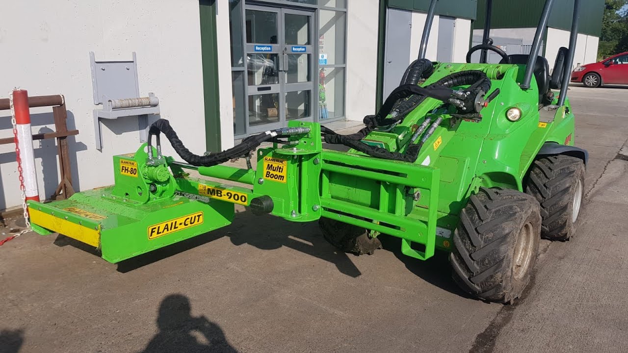 BROYEUR D'ACCOTEMENT  FRONTALE / MB900 SLANETRAC/