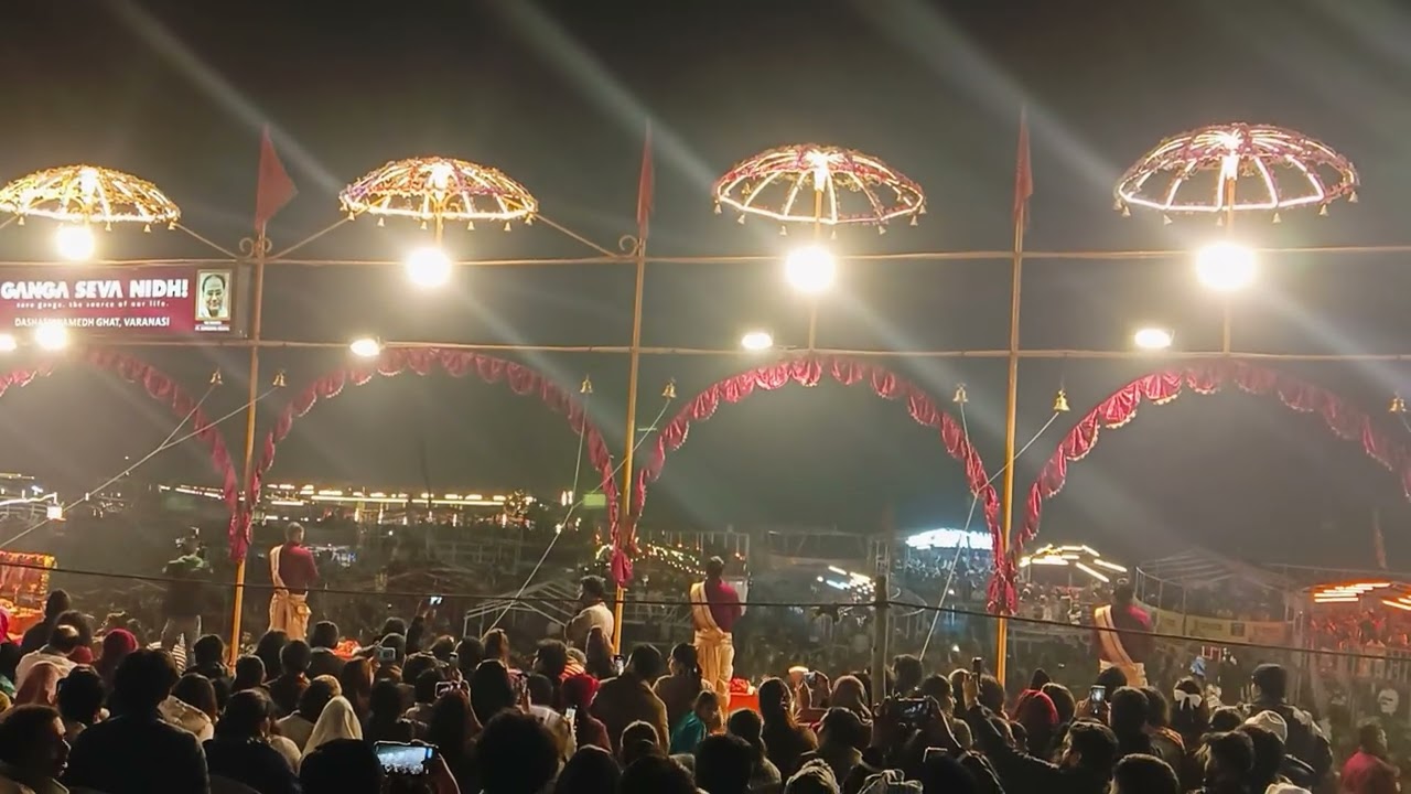 🙏🏻🔱🕉️Vanaras Kashi Ghat Har Har Mahadev 🚩🥰@priyanka.singhania_vlogs Subscribe my channel guys 
