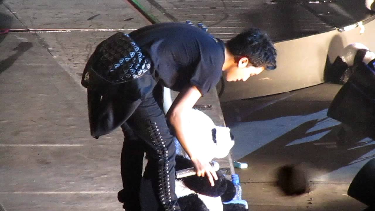 [Fancam] 20121013 Jakarta Alive Tour - Building Seungri's Family