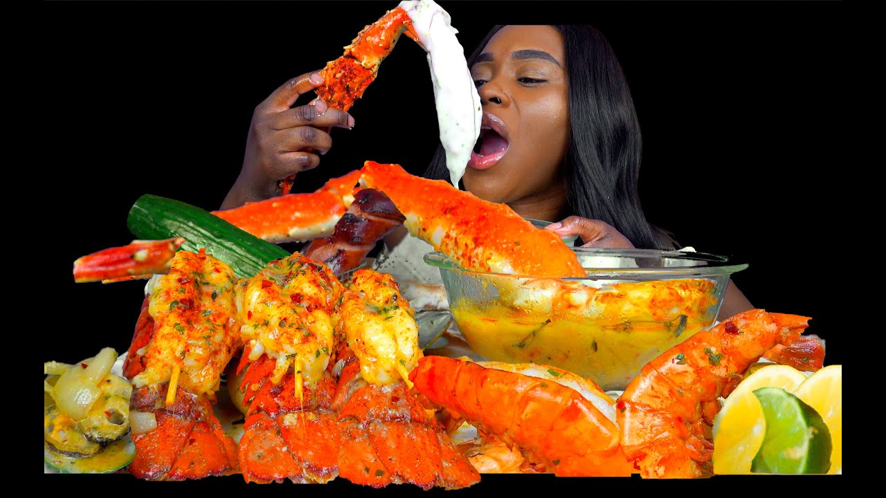 GIANT KING CRAB LEGS SEAFOOD BOIL MUKBANG | LOBSTER | SEAFOOD MUKBANG | ALFREDO SAUCE | ASMR EATING