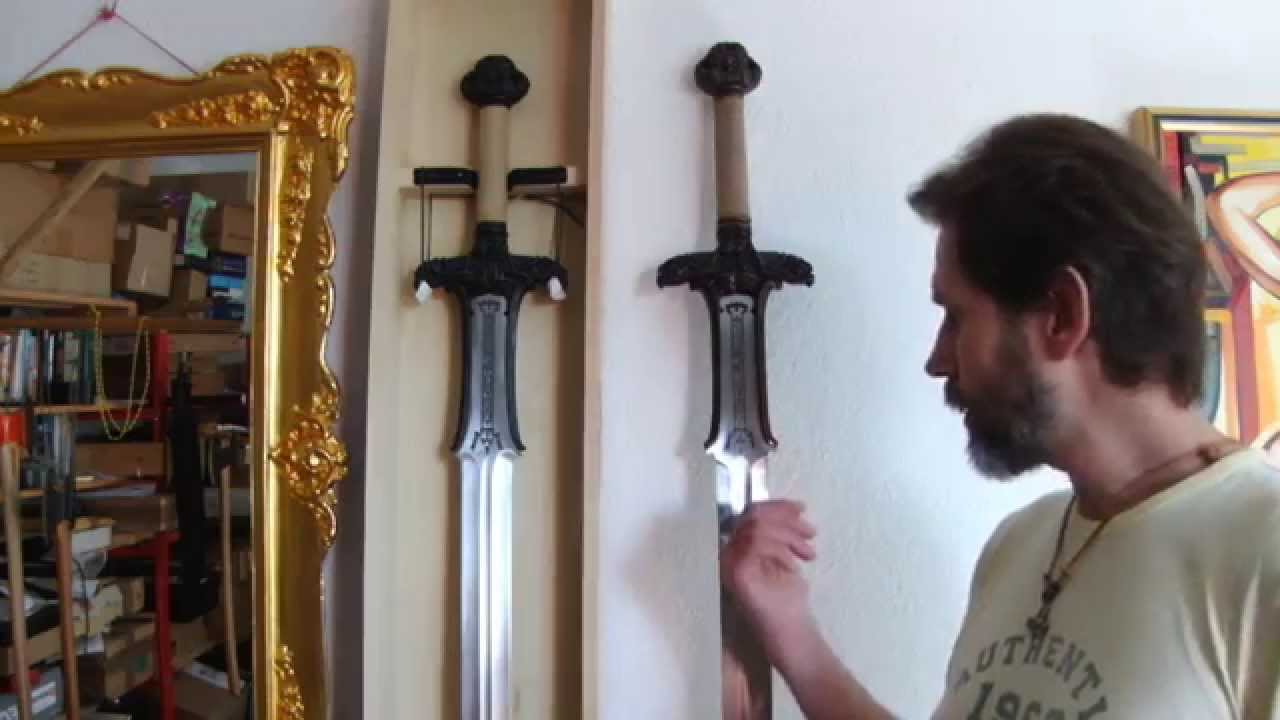 Friends of the Blade 13 a :   more Conan Atlantean Sword