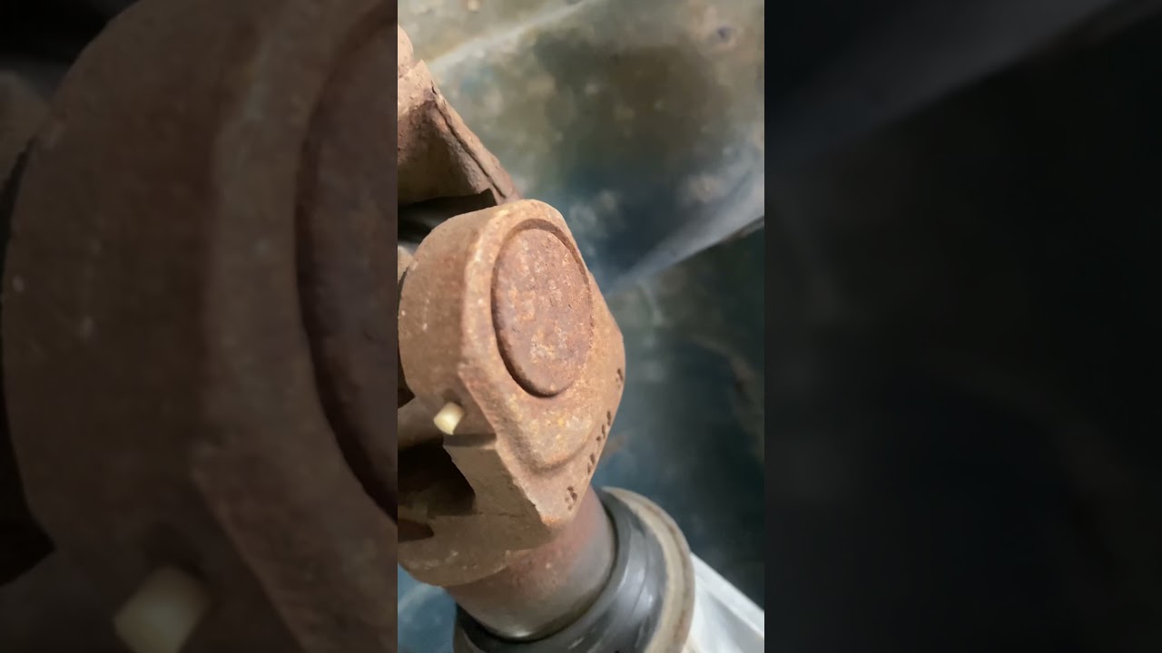2004 Chevy Silverado slip yoke play