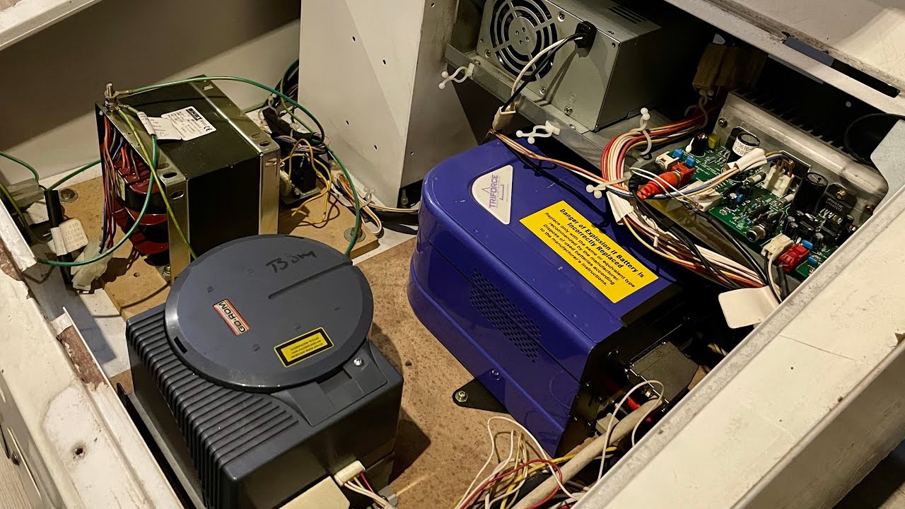 Triforce, Naomi Universal Cabinet