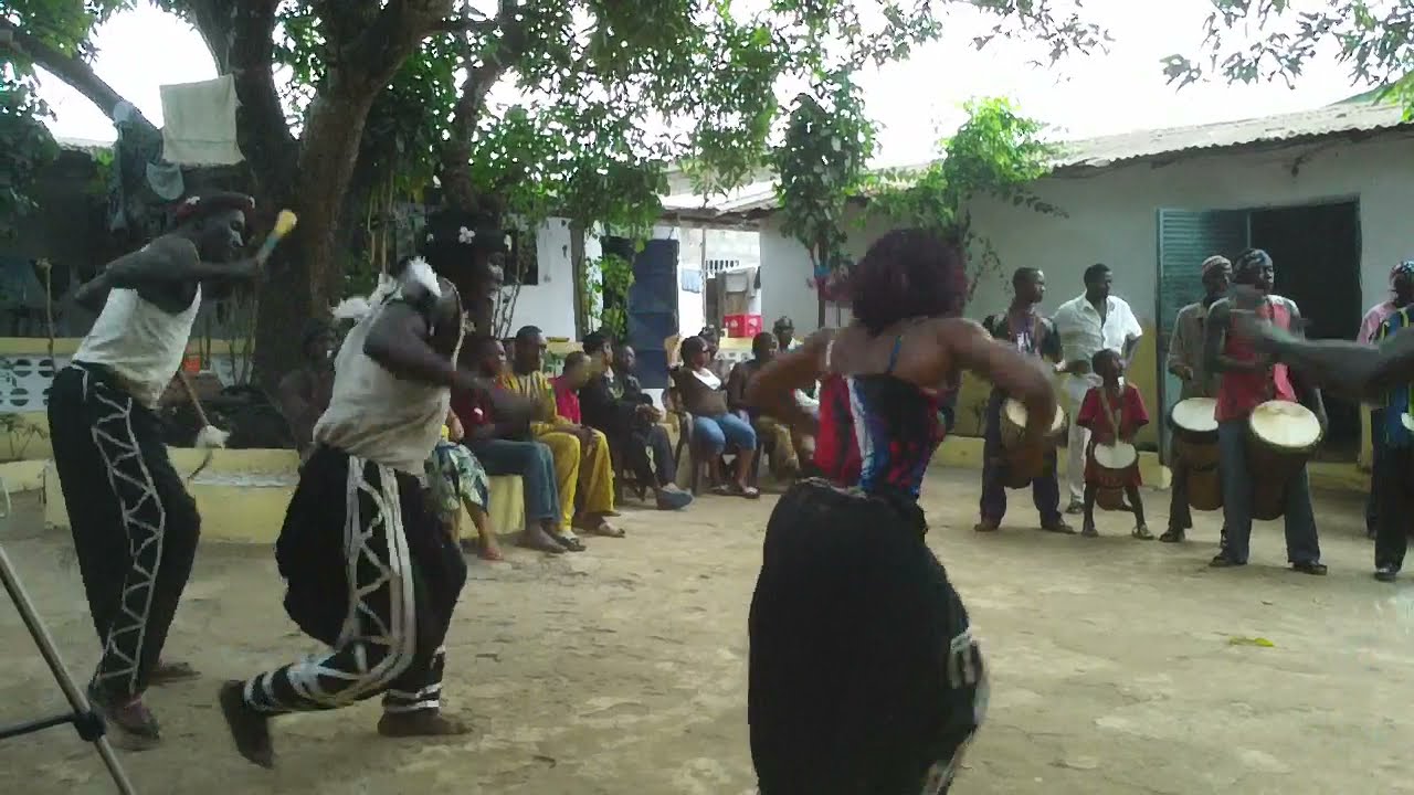Dundunba-Rhythmus, Tanz der Malinké, Conakry, Guinea