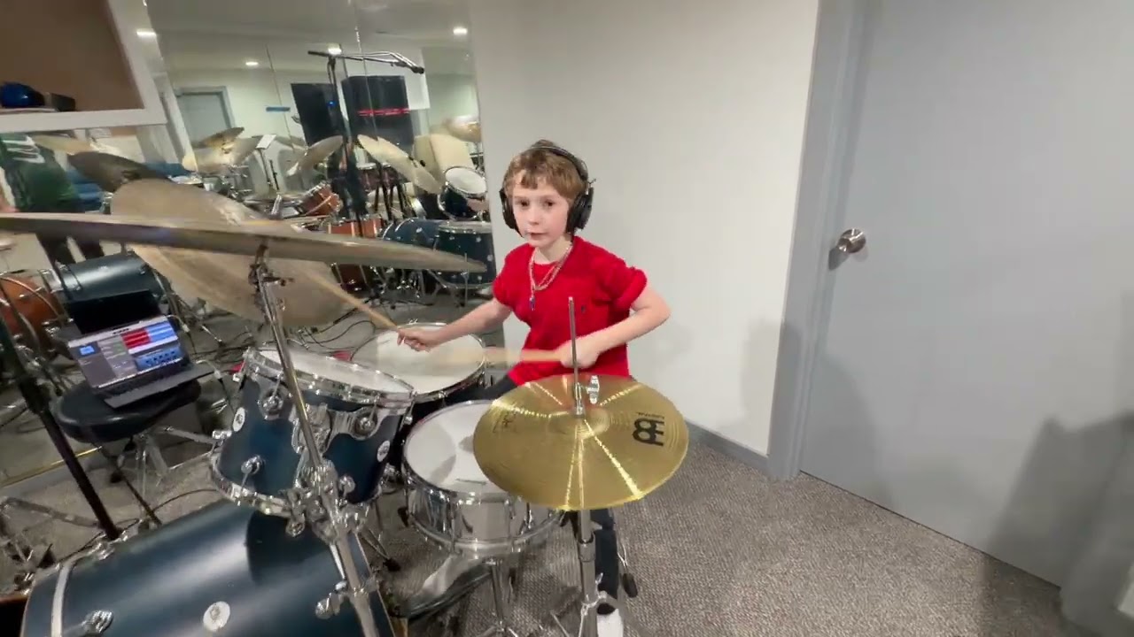 10 Year Old Drummer - All the Small Things (Blink 182)