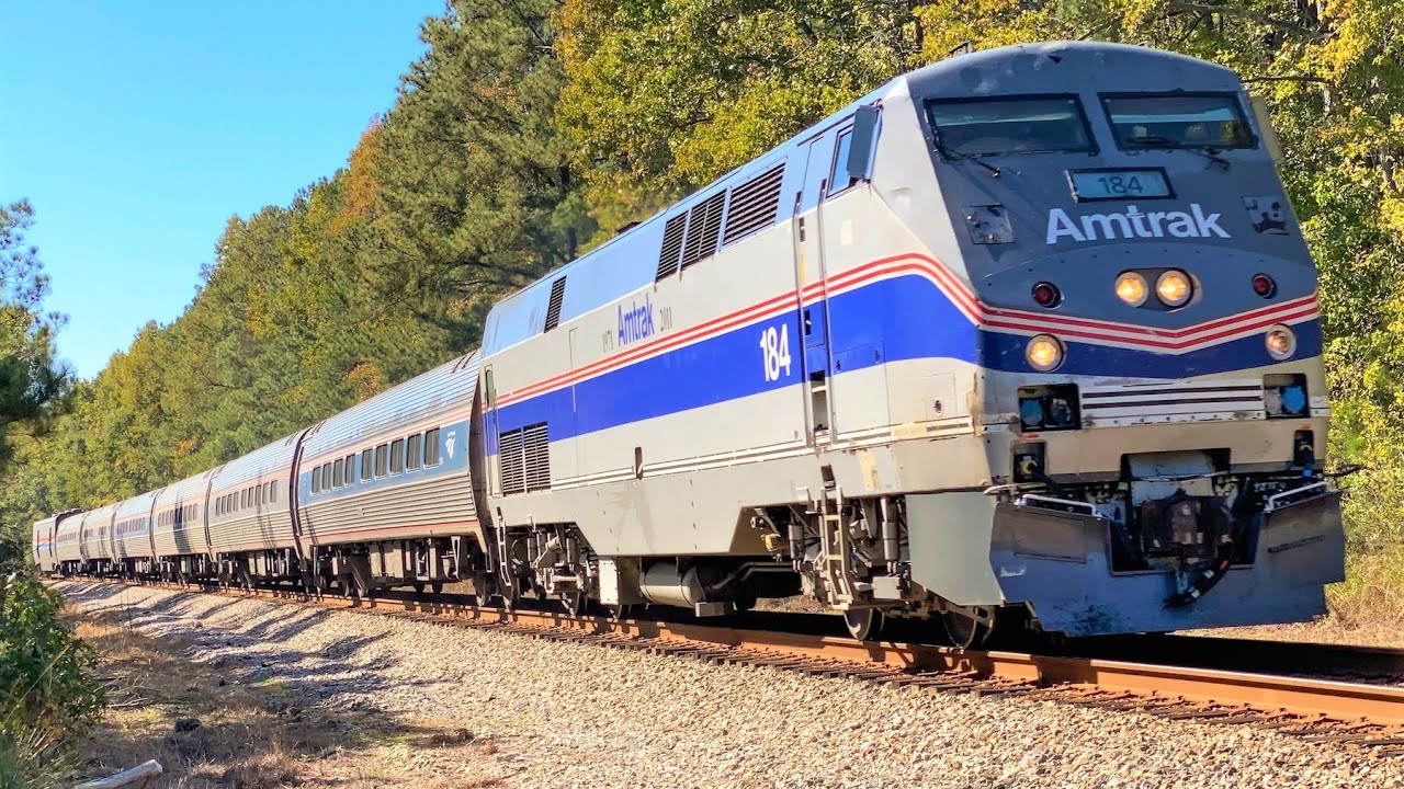 Amtrak 184 with Late Crossing