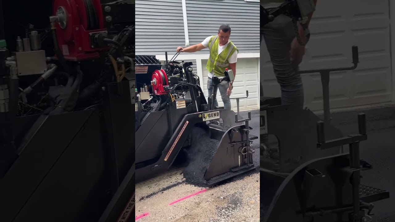 Fast and satisfying 😮&zwj;💨 - 🎥: @youngs.excavating.paving  #asphaltpavement #asphaltpaving