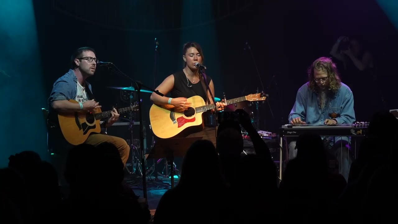 Silent Cowboy & Veronica North &ndash; &ldquo;Cowboy Take Me Away&rdquo; (The Chicks Cover) | Live at Wild Buffalo