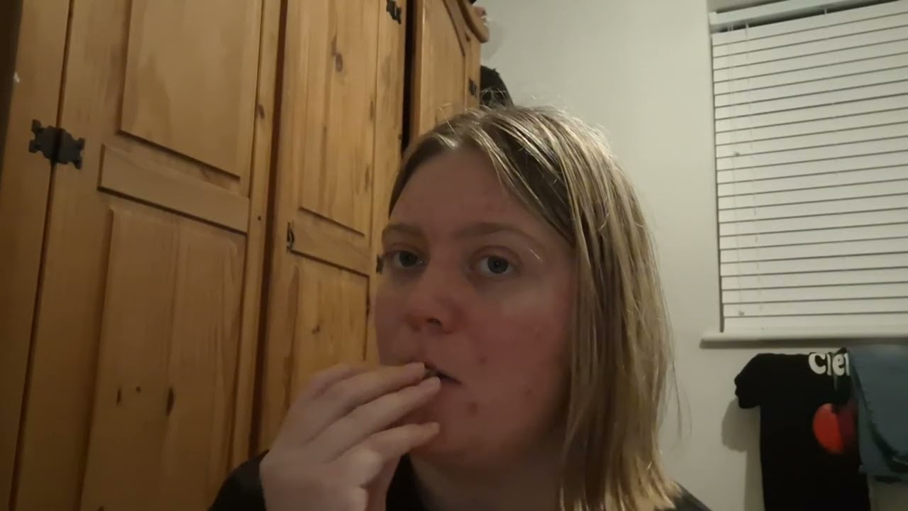 Trying the new kitkat cookie dough bar