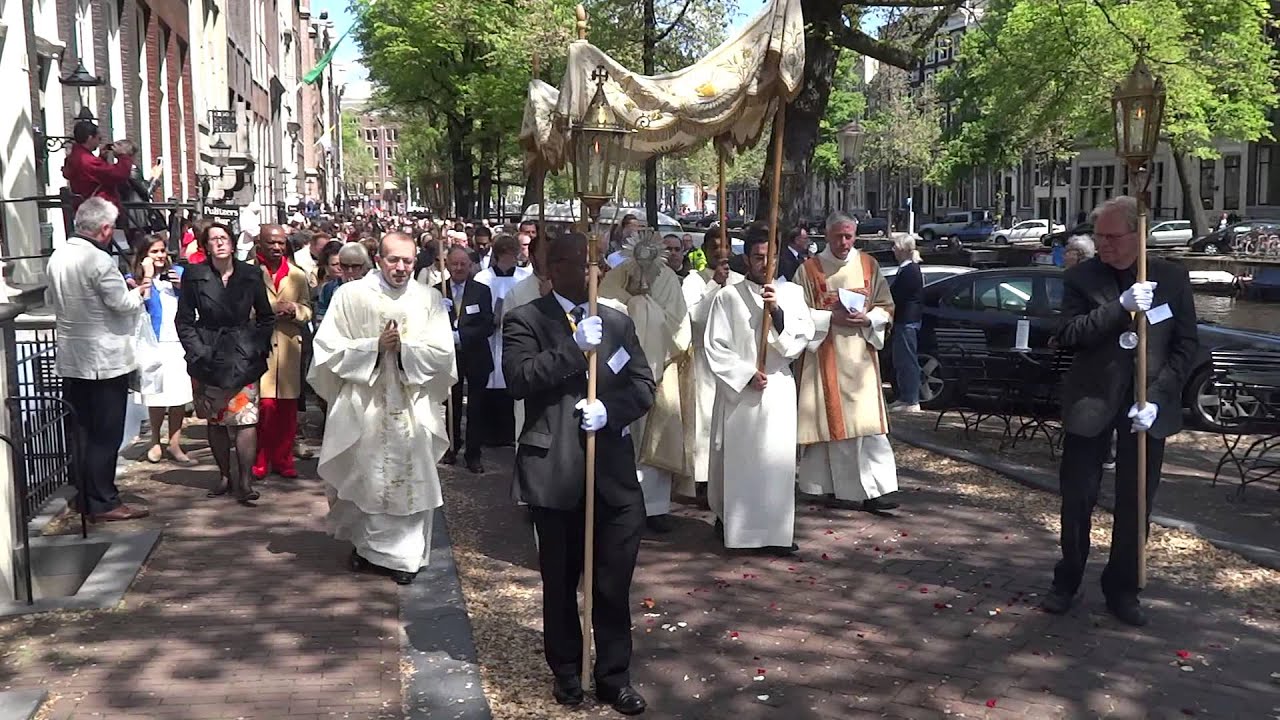 Sacramentsprocessie Onze Lieve Vrouwekerk