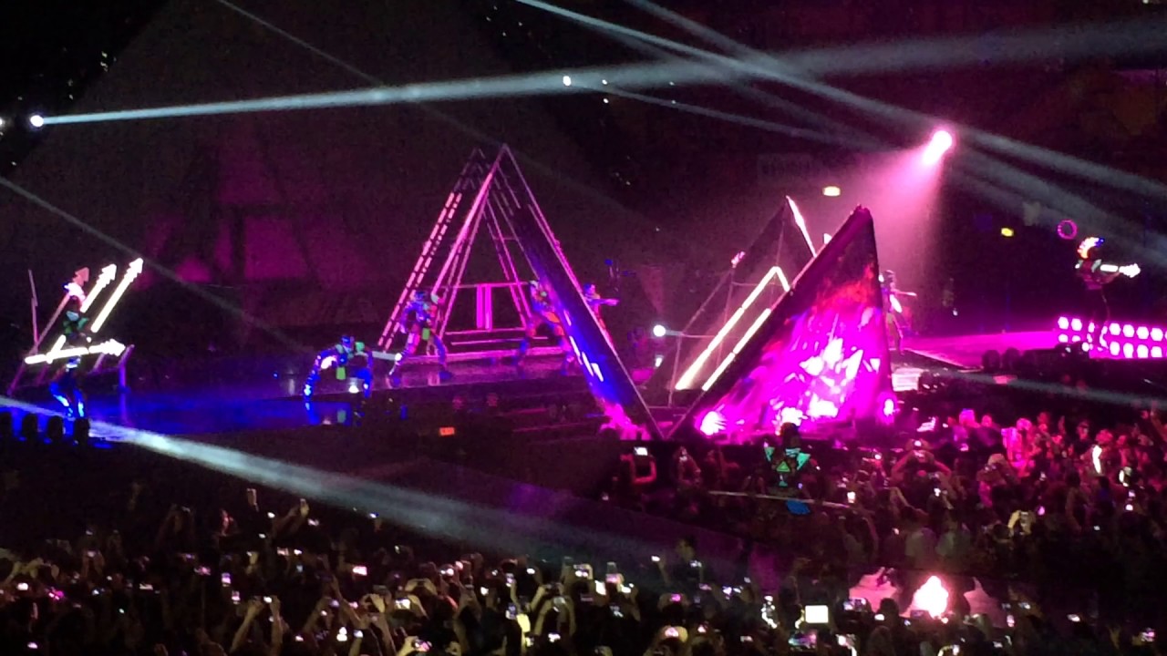 Intro + Roar - Katy Perry - Milano 21/02/2015 - The Prismatic World Tour