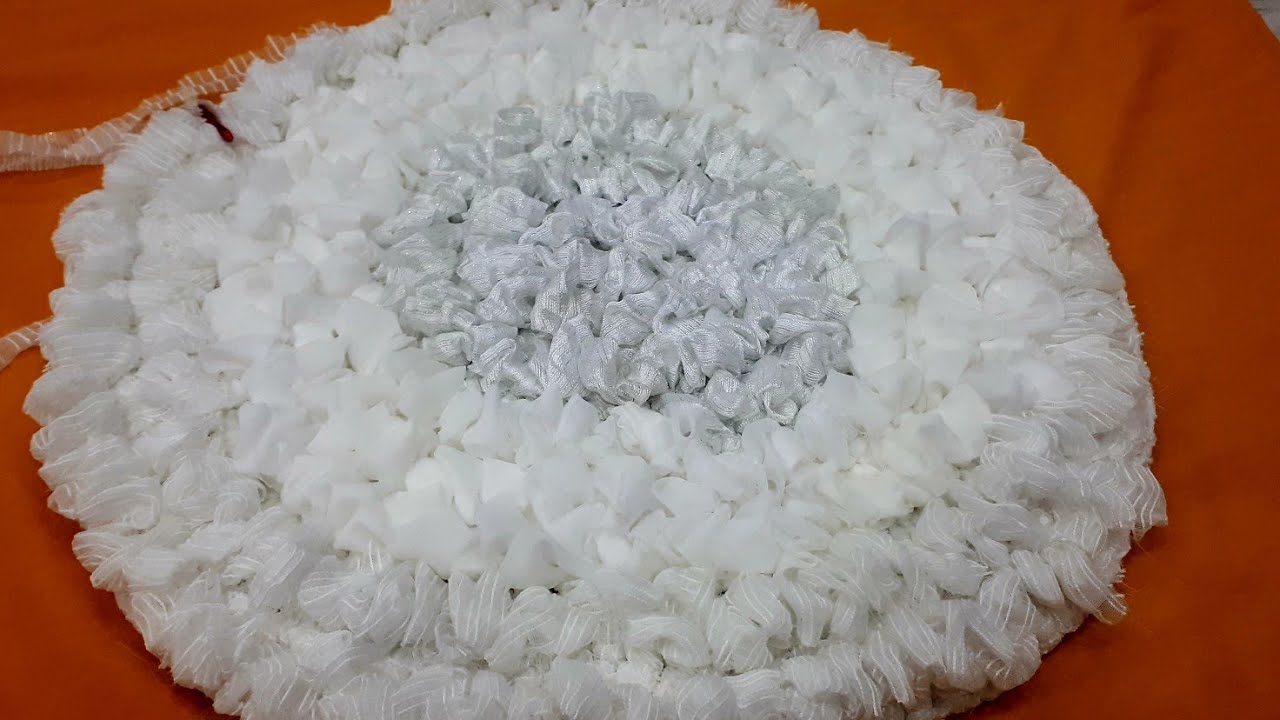 hiçbir yerde yok kir tutmaz görselliğiyle muhteşem geri dönüşüm tüllerden paspas # tülden #paspas