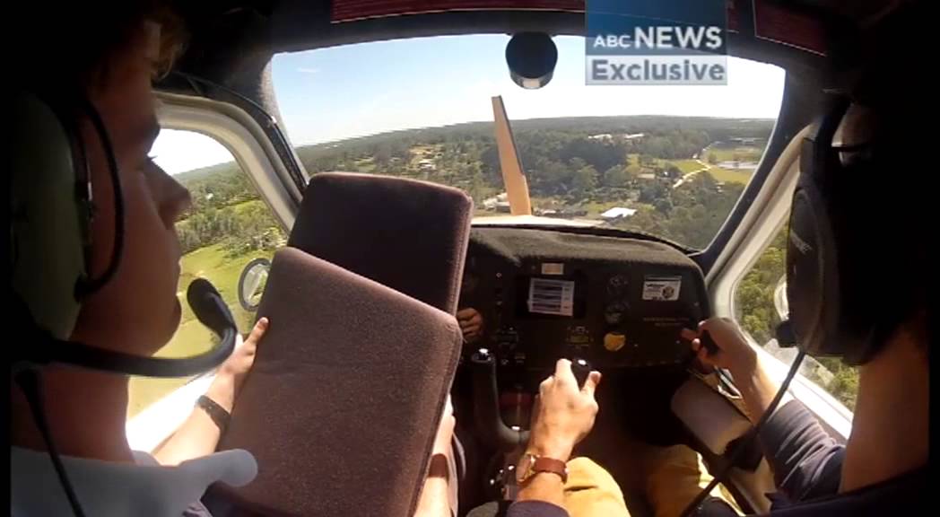 Cockpit footage captures moment light plane loses power | ABC News