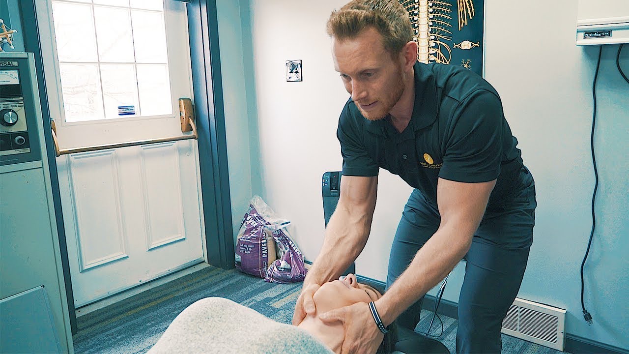LOUD NECK ADJUSTMENT - Chiropractic Care Helped Runner!