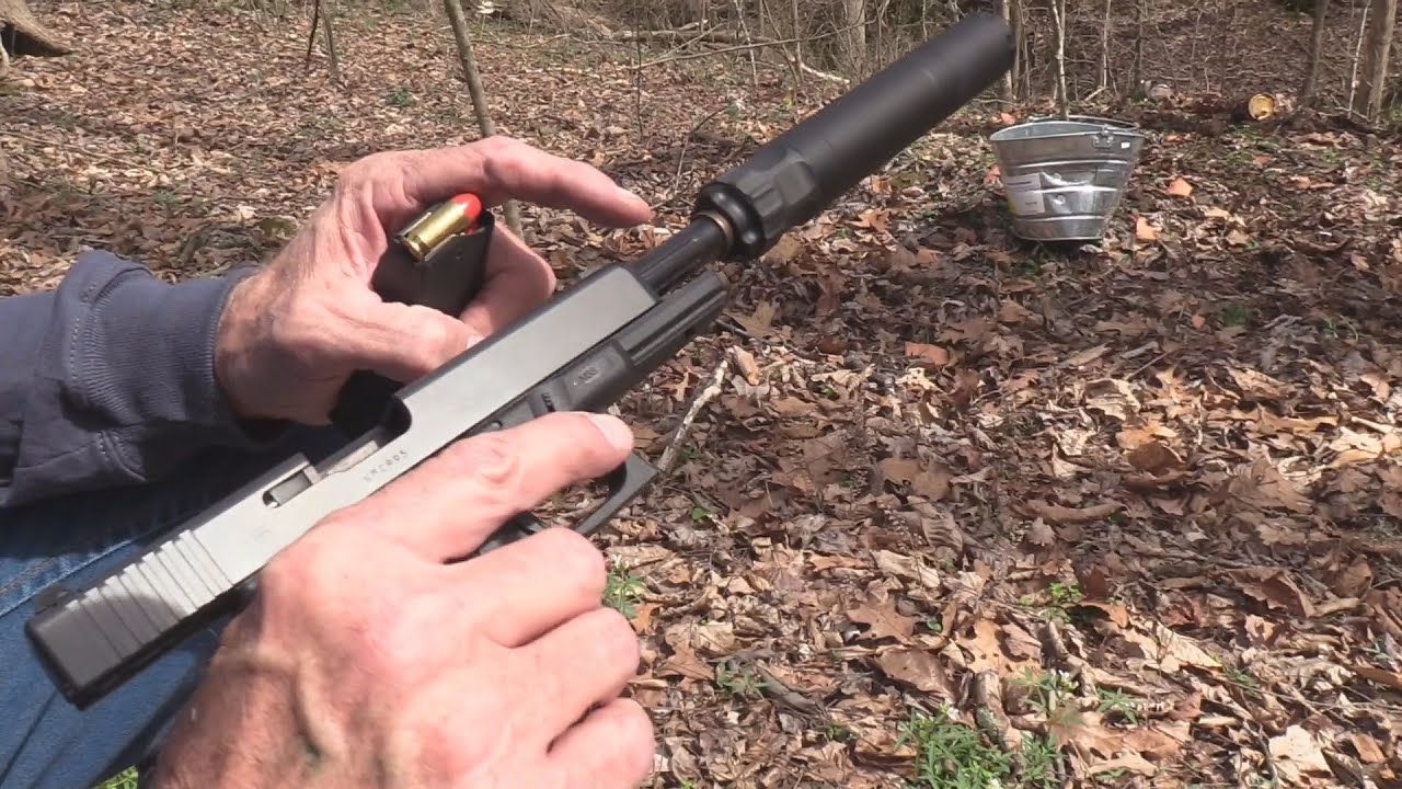 Glock 41 с глушителем крупным планом
