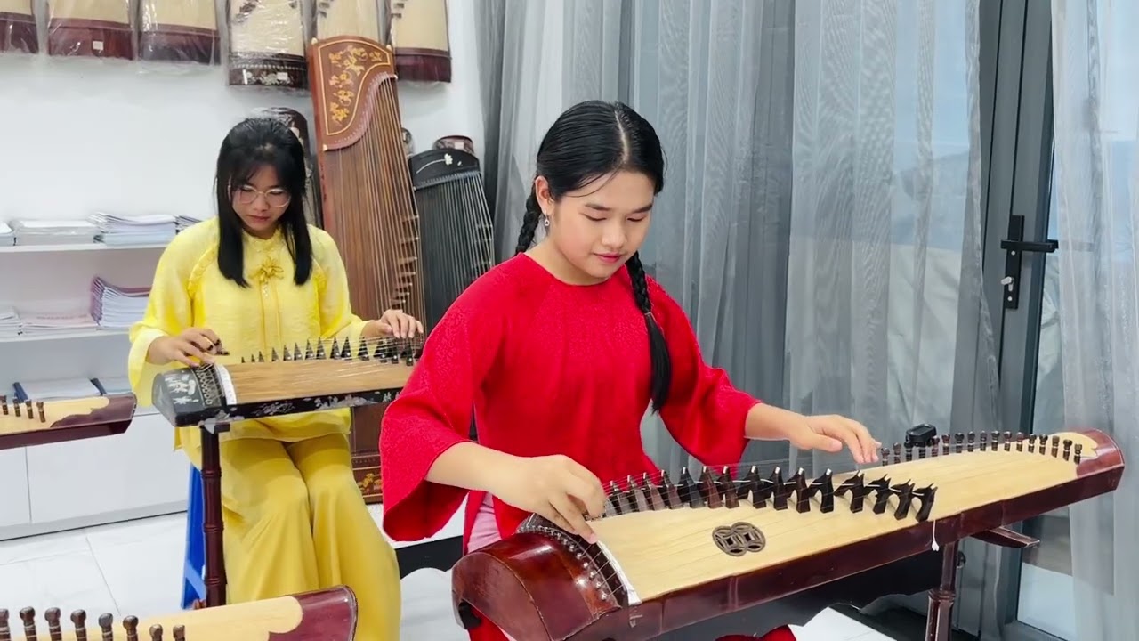 NGÀY TẾT QUÊ EM - Đàn Tranh Phương Thuý - Vũng Tàu 