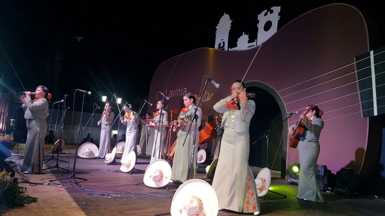Presentación del Mariachi Femenil Nuevo Tecalitlán en Feria El Grullo 2020