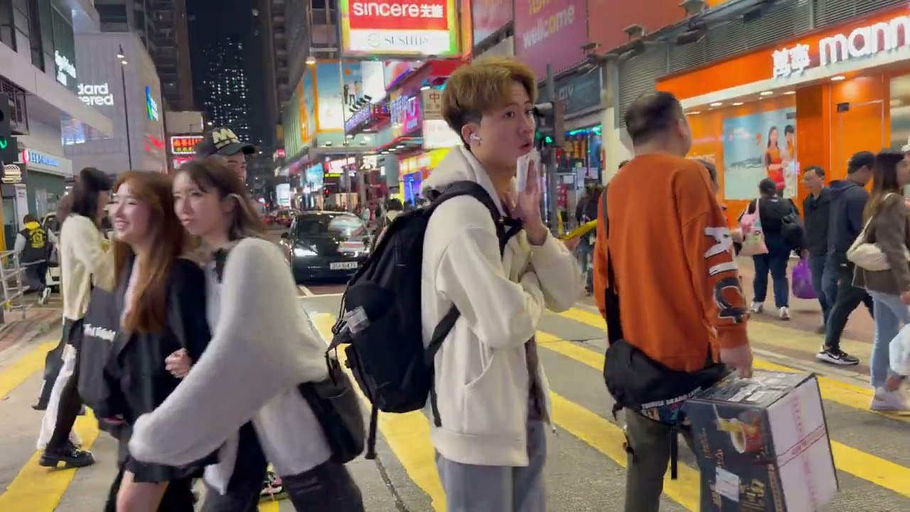 Leisure walk in Mong Kok