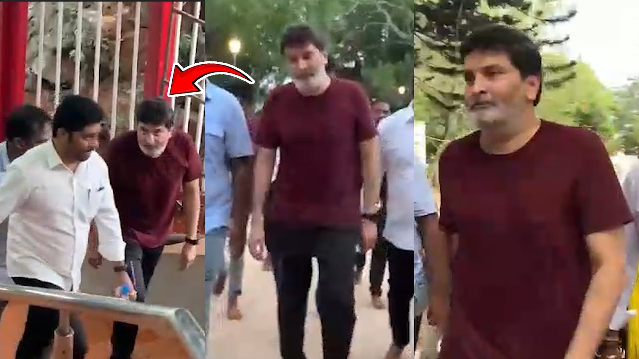 Trivikram Srinivas Visits Tirumala by Walk From Alipiri | Pawan Kalyan | @Filmytalkss
