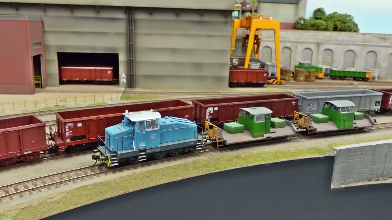 Schiebebetrieb mit Erzwagen zum Hochbunker