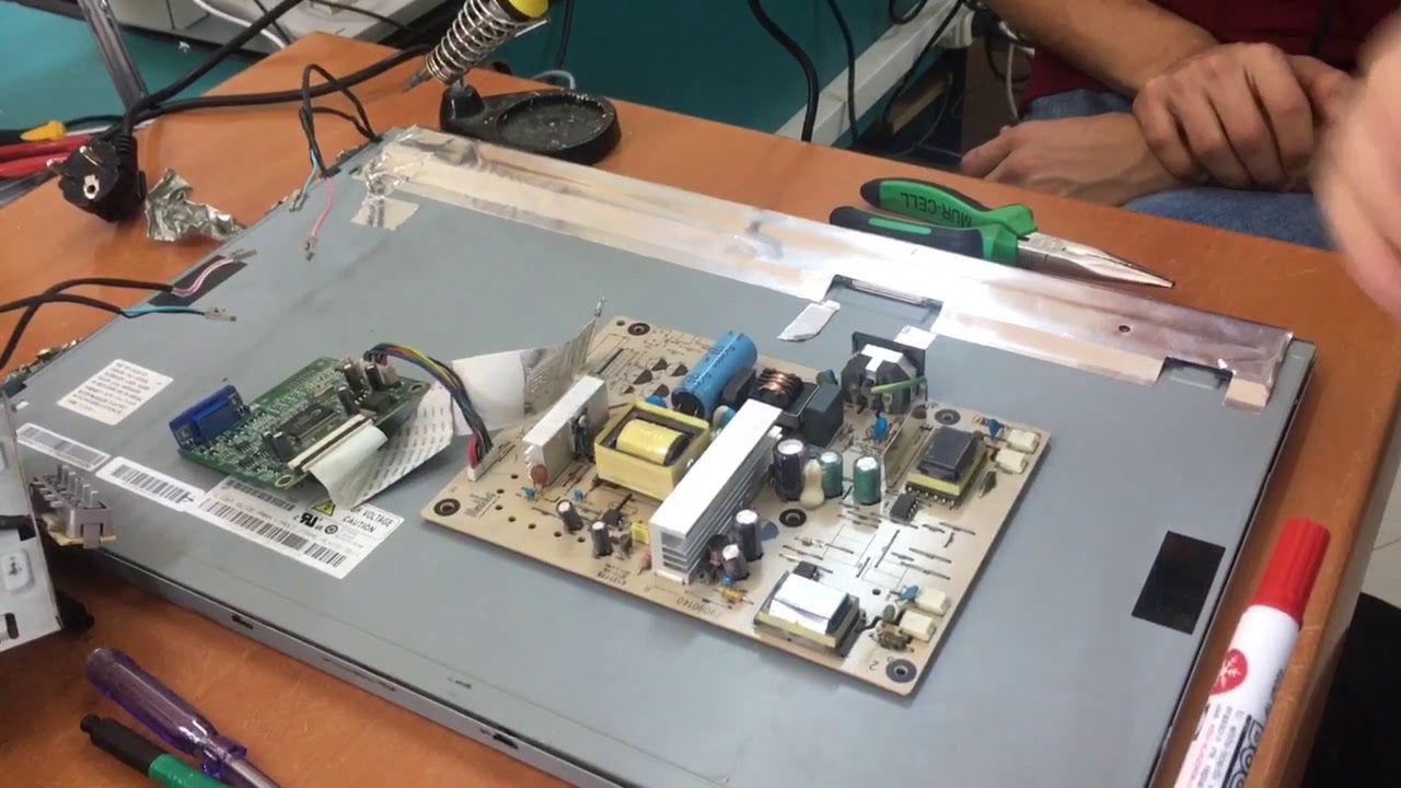 Lcd monitör tamiri, monitör kapanıp açılıyor, Ekrana görüntü gelip gidiyor arızası