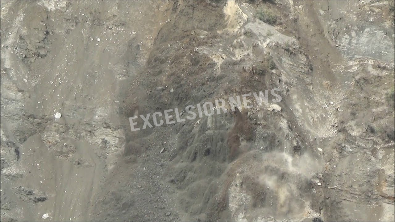 Ramban: Landslides Disrupt Traffic On Jammu-Srinagar Highway