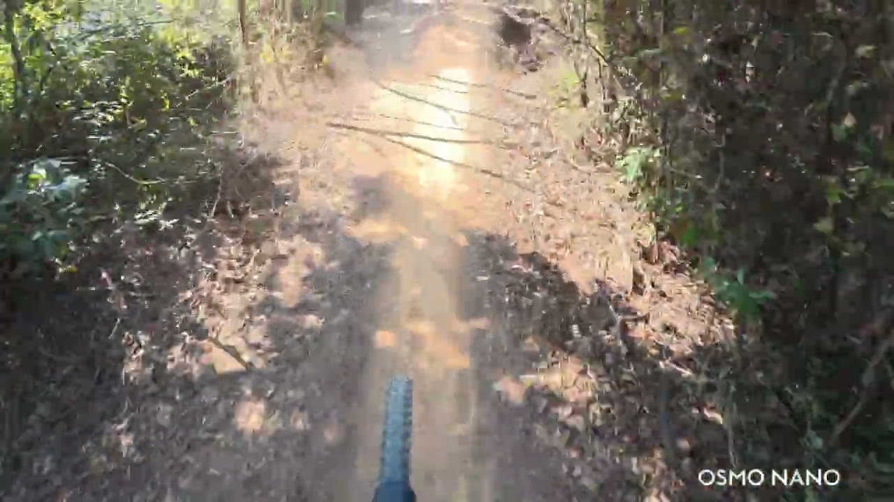 今日錯曬鏡頭又較低咗，跟住又走錯位好在條彈弓頭差救返，唔係吸四反車。18-01-26