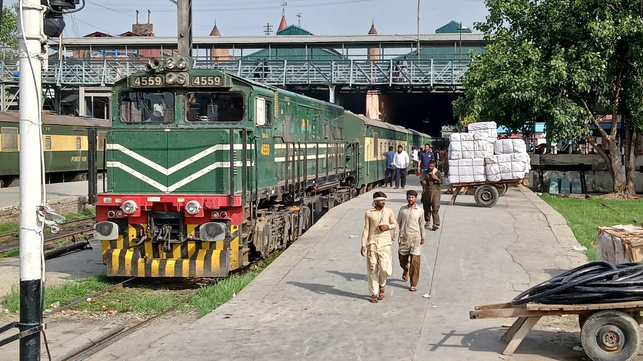 Tezgam Breaks the records of all times high Speeds | Lahore to Sahiwal | #travel